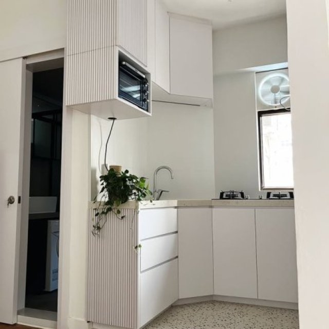 For Rent- direct from owner- Modern stylish flat, Location: Peel street ***NO AGENT FEE***